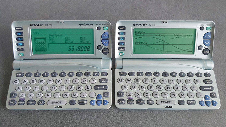 Photo of an OZ-770 and a ZQ-700 organiser, both with fully-working screens